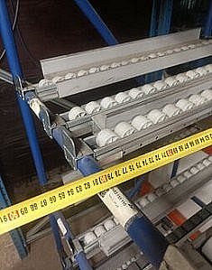 Spádový regál válečkový