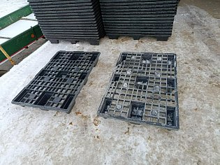 Stohovací plastové palety